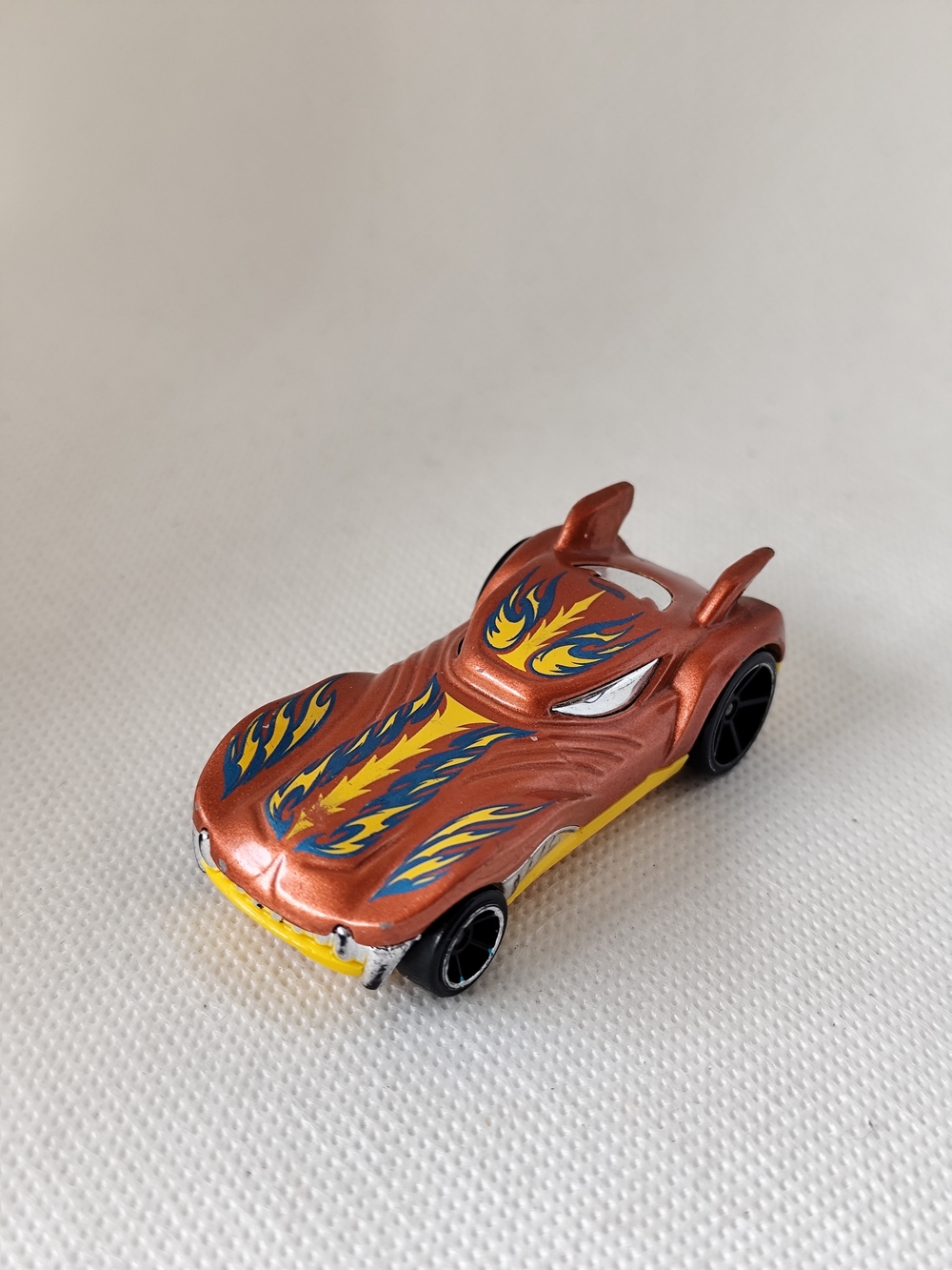 3/$20💗HOT WHEELS 2010 Howlin' Heat Scale 1/64 Diecast Model Car
